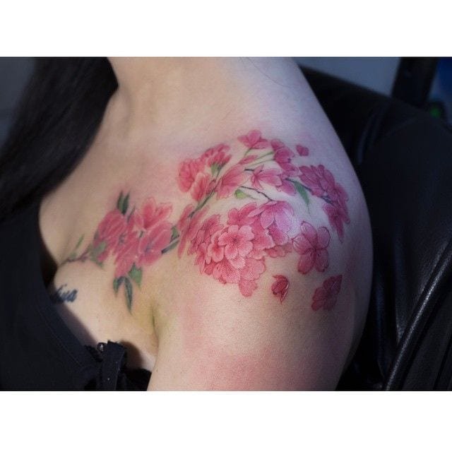 100 tatuagem de flores para você se inspirar a fazer