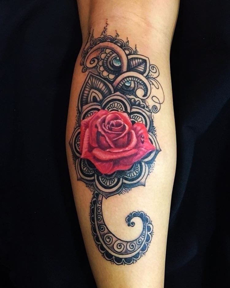 100 tatuagem de flores para você se inspirar a fazer