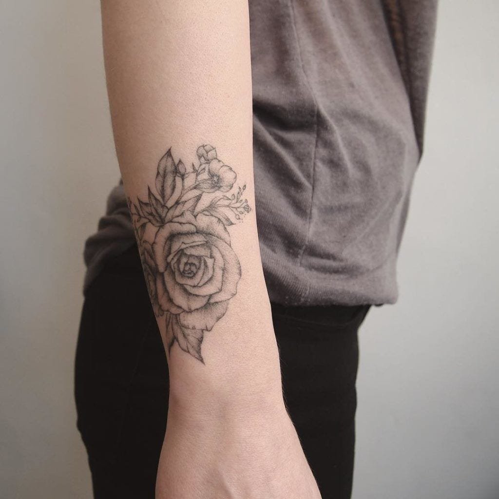 100 tatuagem de flores para você se inspirar a fazer