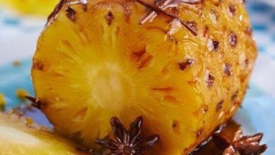 Abacaxi assado no forno com canela. Uma sobremesa deliciosa, fácil e ajuda a emagrecer