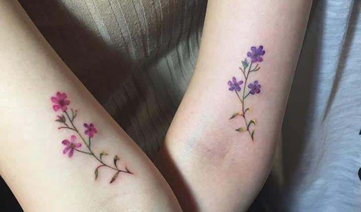 1750200547 630 21 ideias de tatuagens delicadas para fazer com a sua tatuagem de amizade