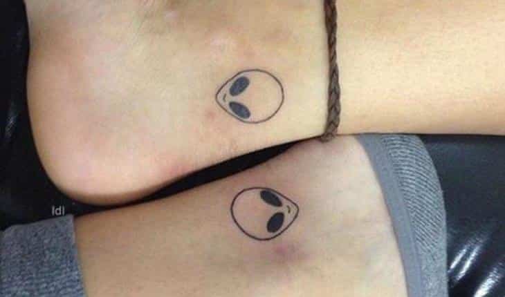 1750200549 498 21 ideias de tatuagens delicadas para fazer com a sua tatuagem de amizade