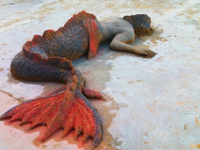 1750203674 206 Artista faz esculturas de areia hiper realistas que parecem estar vivas