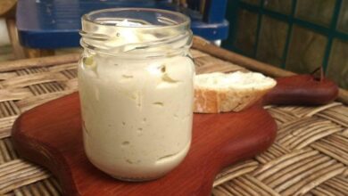 Maionese de alho vegana feita à base de couve-flor