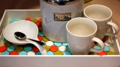 Bandeja com Tampas de Garrafa Recicladas