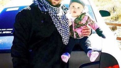 Mãe abandona filha de um mês, então o pai faz relato emocionante