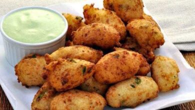 Bolinho de arroz com presunto e queijo