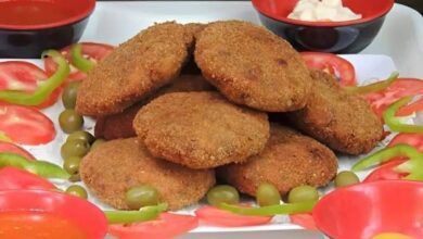 bolinho de carne de feira