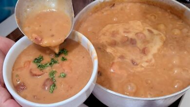 Caldo de feijão com bacon e calabresa grosso e delicioso para o seu almoço ou jantar