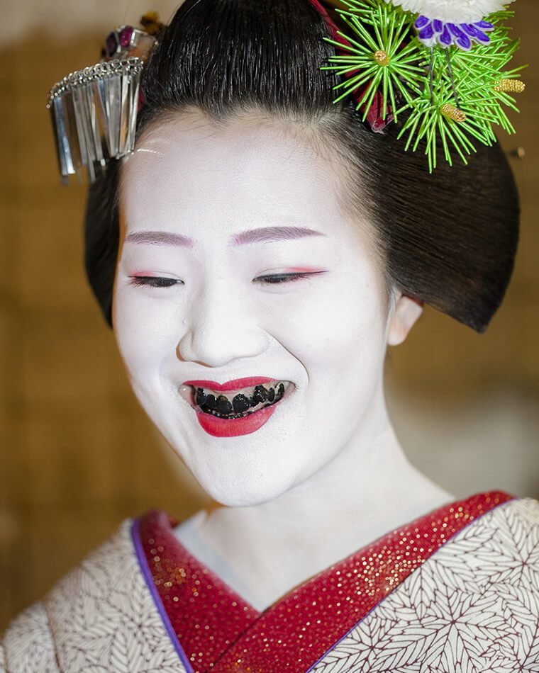 1750407727 55 18 tecnicas de beleza assustadoras que os antigos usavam e