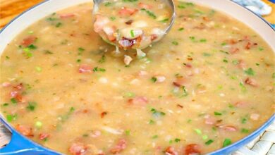 1750419974 caldo quente simples com mandioca pimentao bacon e calabresa uma caldo quente simples com mandioca, pimentão, bacon e calabresa uma delícia