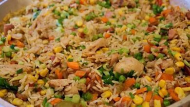 Galinhada com arroz uma refeição completa que fica pronta em 30 minutos