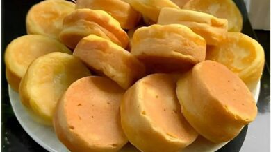 Barrigudinho de frigideira um pãozinho de banana frito perfeito para o lanche ou café