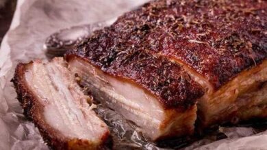 Barriga de porco assada com especiarias e mel