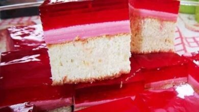 Bolo Gelatinado de Morango, muito gostoso e pratico