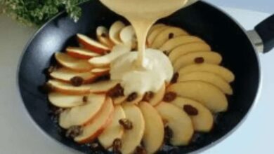 Torta de maçã na frigideira com apenas 1 ovo
