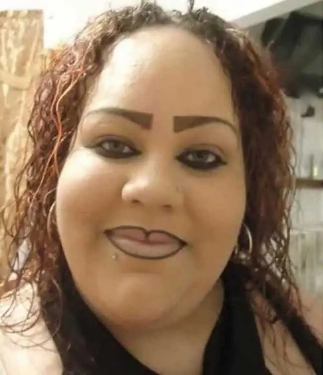 1750582268 707 32 mulheres que queriam ficar mais bonitas…mas deu muito errado 22 Mulheres que queriam ficar mais bonitas…mas deu MUITO errado