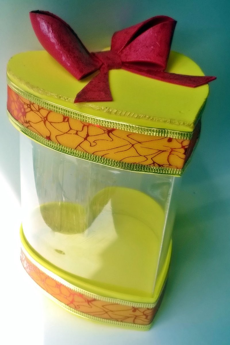 pote comprido de garrafa pet