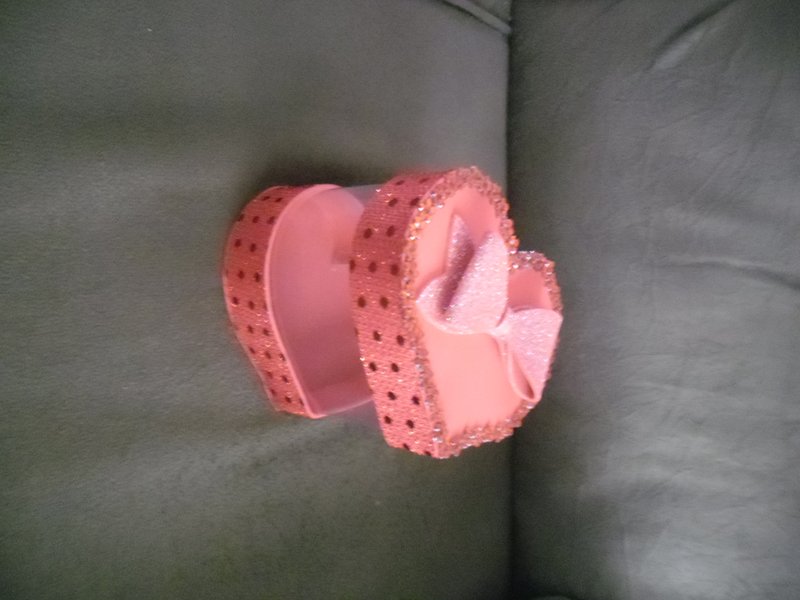 coração de garrafa pet e fita 