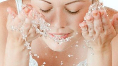 10 hábitos no chuveiro que você precisa parar de fazer imediatamente