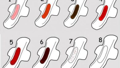 poucas mulheres prestam atenção nisso. mas a cor do seu sangue menstrual pode ser extremamente importante quando se trata de evitar doenças!