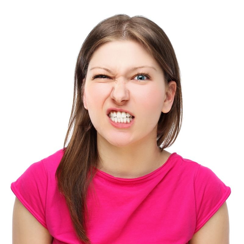 1750700653 737 7 habitos que danificam seus dentes e voce nao sabia