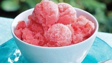 Delicioso gelado caseiro de melancia e leite de coco