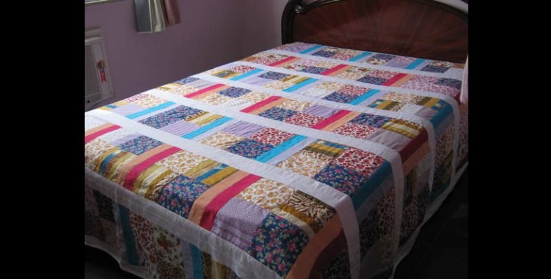 colcha com retalhos com tiras