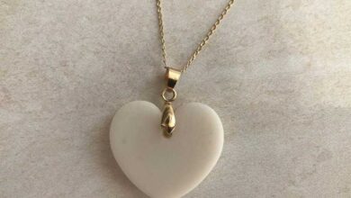 Joias feitas com leite materno fazem sucesso na internet