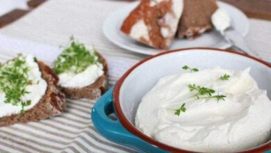 Como fazer sua própria manteiga caseira