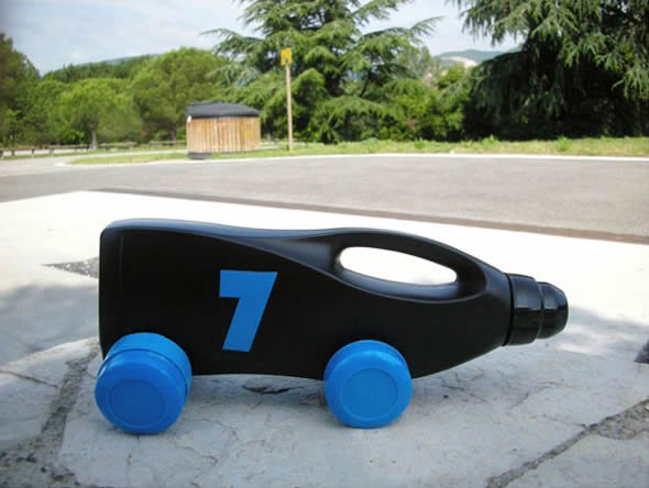 Brinquedos feitos com Garrafa de Amaciante