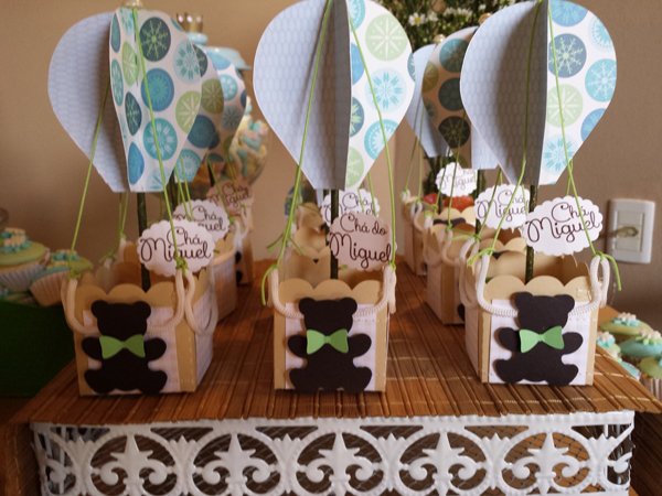 balao com papel com urso