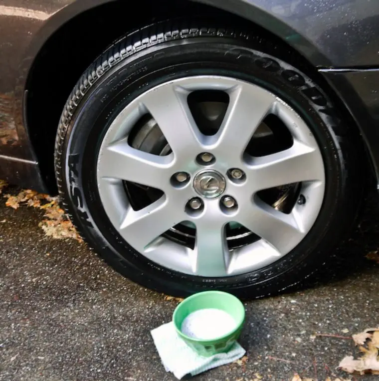 1750807886 250 12 truques de limpeza para manter o carro impecavel