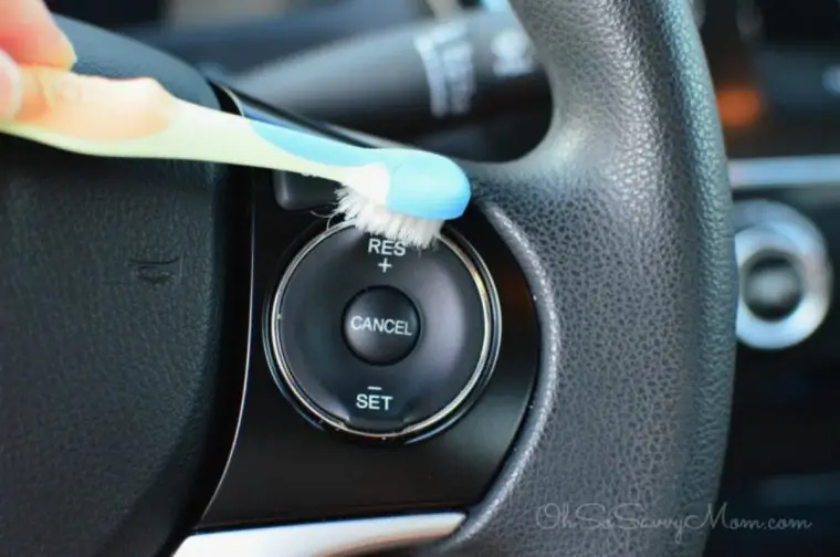 1750807886 485 12 truques de limpeza para manter o carro impecavel