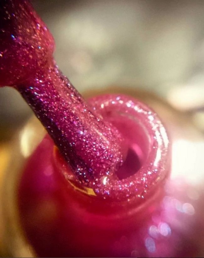 1750986118 44 12 dicas para pintar as unhas que tornarao esta tarefa erros-de-manicure-10