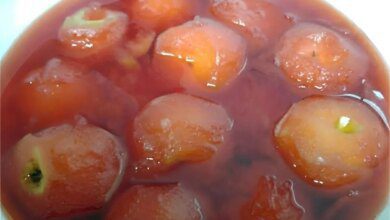 Maçã em calda na panela de pressão