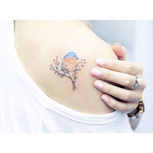 1750994526 494 15 tatuagens sutis e bem femininas