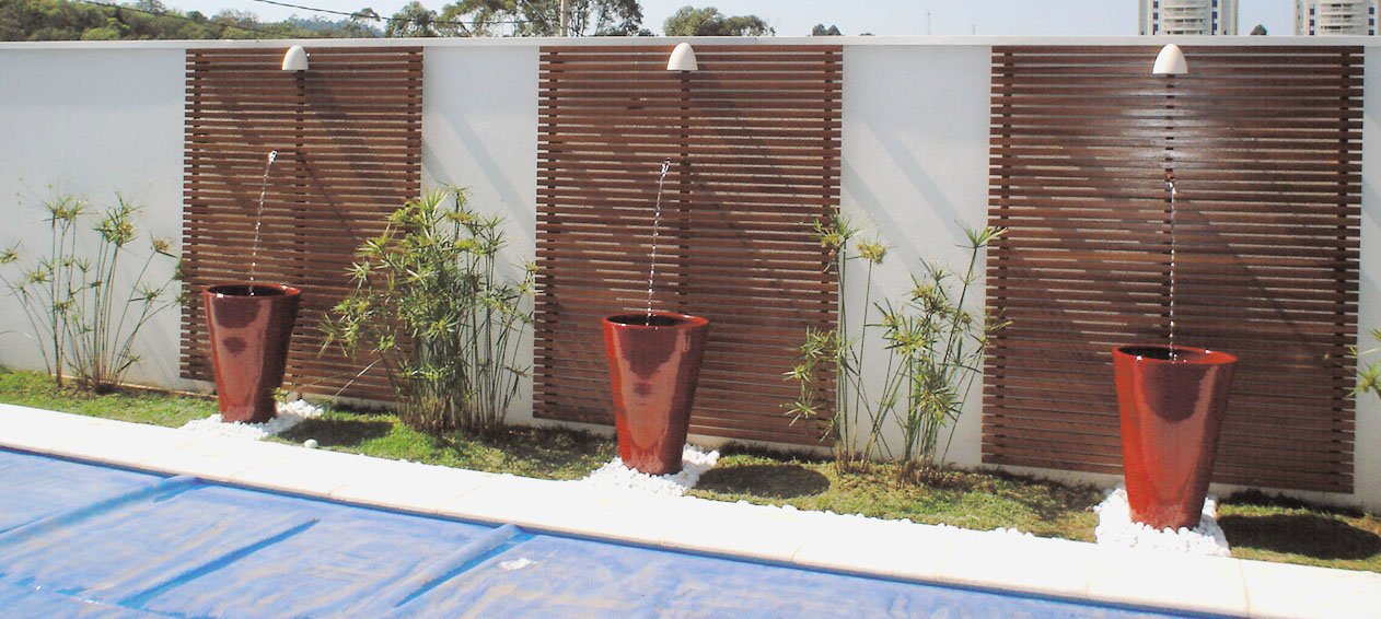 casas com fachadas de fontes