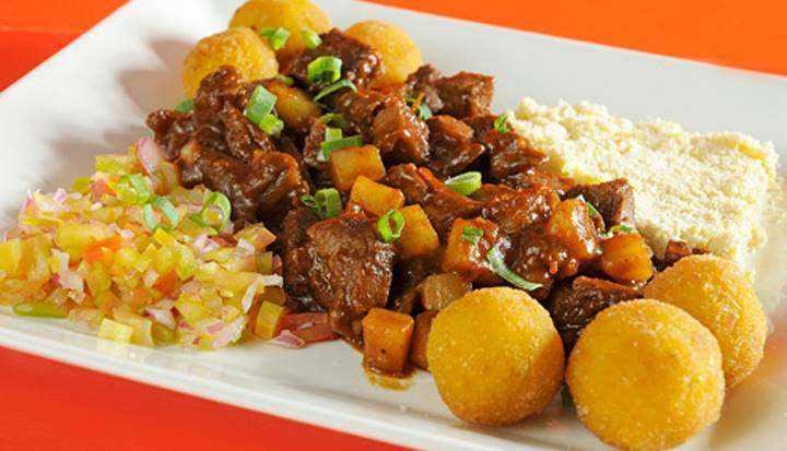 Picadinho de carne ao vinho