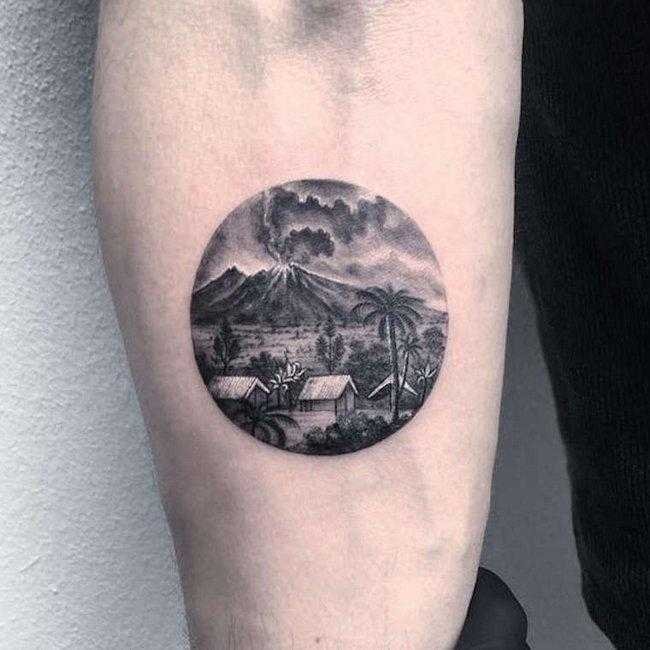 20 Tatuagens com desenhos detalhados em circulos