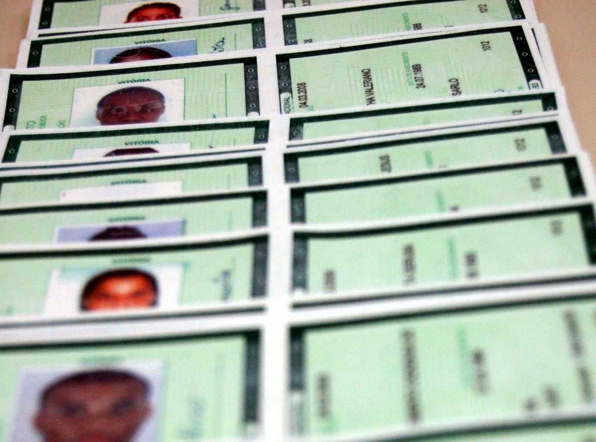 30 Nomes absolutamente estranhos registrados em cartorios no Brasil 30 Nomes absolutamente estranhos registrados em cartórios no Brasil.