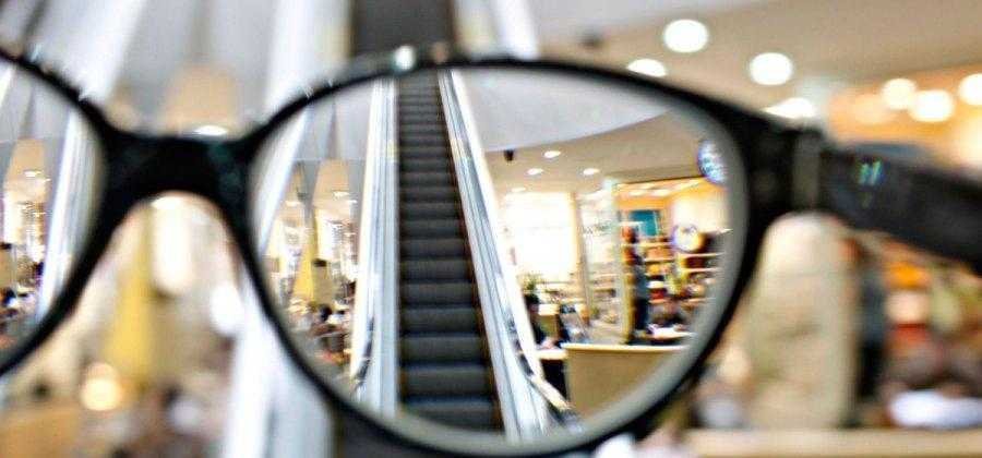 8 sinais que indicam que você precisa usar óculos