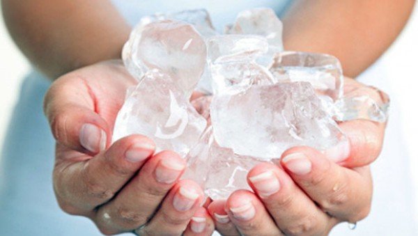 9 Sinais de que seu corpo esta implorando por uma maos-frias