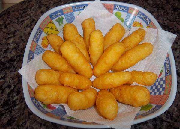 Bolinho de Batata com Queijo