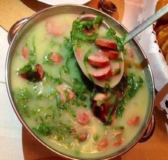Caldo Verde com Linguiça Defumada