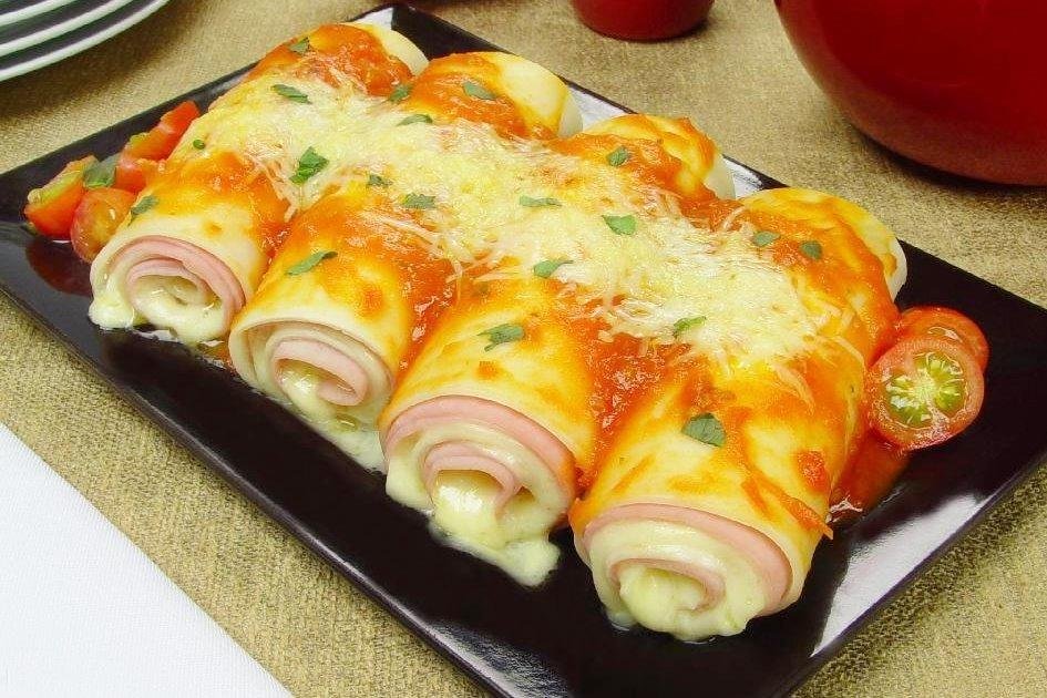 Canelone de presunto e queijo com massa de pastel Canelone de presunto e queijo com massa de pastel