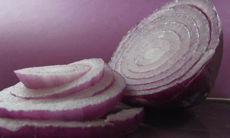 Cebola roxa e potencia anti diabetes e antibiotico que ajuda a