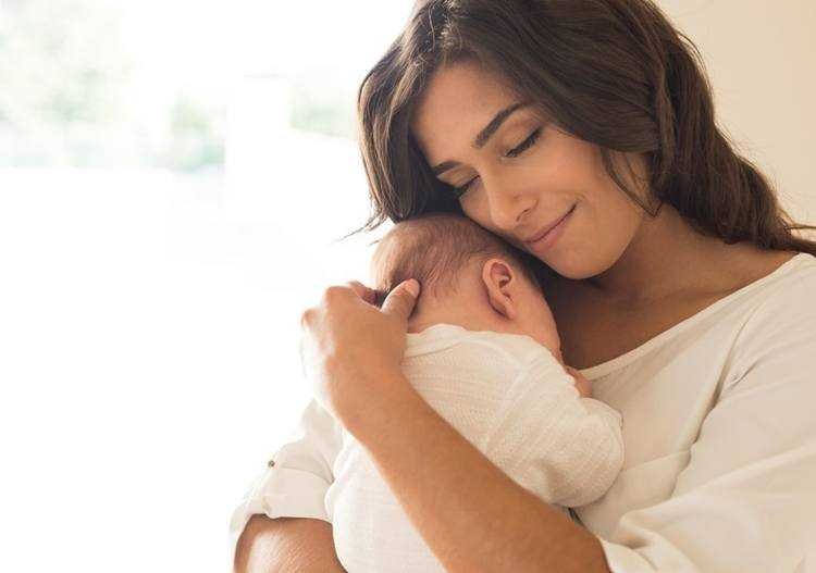 Colo faz bem para o cerebro do bebe Colo faz bem para o cérebro do bebê