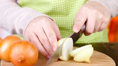 Como cortar uma cebola SEM chorar Como cortar uma cebola SEM chorar