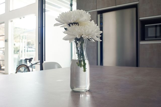 Como tirar cheiro de perfume do ambiente